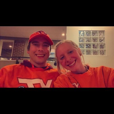 ▫️Avid Hokies & Packers fan ▫️Life Motto: Everybody Love Everybody. ▫️#Hokies 🦃 #GoPackGo #Liberty 🔥 #GoSpursGo #Preds #EveryoneN #Birdland