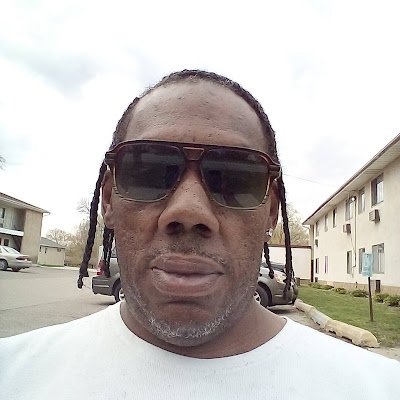 Charlesyat33294's profile picture. 