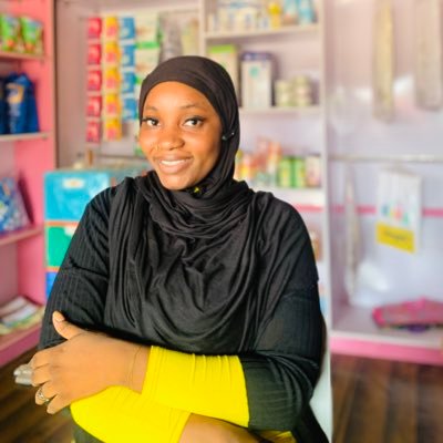 Twitter novice 🥰 Humanitarian 🤷♀️ Muslimah 🥰 OOUite🥰 Open to healthy Ships .