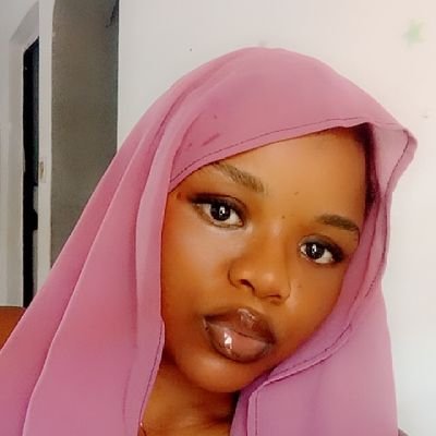 if you get a follow from me, kindly follow back, help this girl grow her x account 🥺🙏
Graduate 🎓
Manchester United 🎈
 wizkid FC 📌