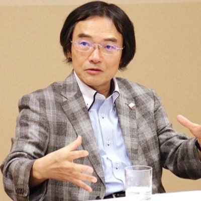 kadotaryus's profile picture. 作家・ジャーナリスト。“毅然と生きた日本人”をテー マにノンフィクション作品を多数執筆。現在の日本を 「ドリーマー(夢見る人、観念論の人)」と「リアリス ト(現実主義者)」との対立の時代と捉え、DR戦争と 呼んでいる。 略歴を翻訳 日本 ファンのみ。