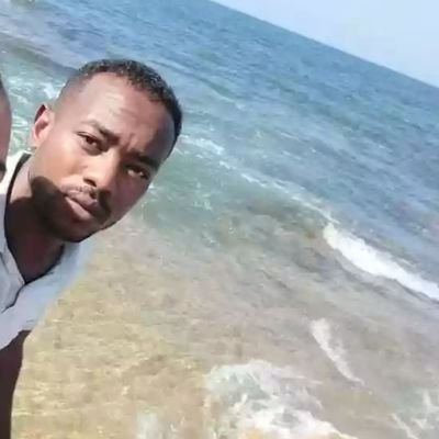 لا تحزن على من تغير عليك فجاة فقد يكون اعتزل التمثيل وعاد الى شخصيته الحقيقية