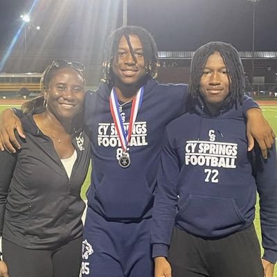 Proud Boy Mom of @P3TheDB and @JaredTheQB | Long Distance Runner | 2x Marathon Finisher | Persistence over Perfection | Lover of Popcorn & Ice Cream