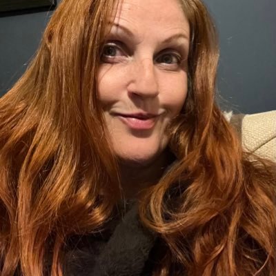 A mess of red hair. Cookbook author. Actor & singer https://t.co/vQZEJNTTqY https://t.co/Z2gdkSnkw0