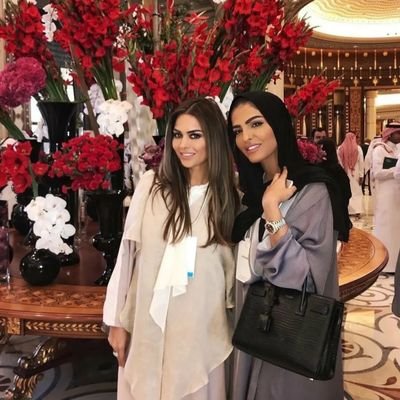 رائدة أعمال / مستمر مع سمو الأمير الوليد بن طلال بن عبد العزيز آل سعود لدى رجل أعمال سعودي أحب فعل الخير لإبناء المملكة والإستثمار في
شركة المملكة القابضة .