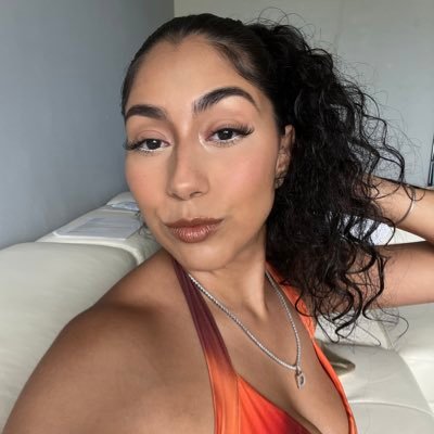 champagnedenn Profile Picture