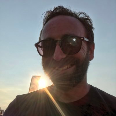 nicosasu_'s profile picture. Juriste, achat public, et au quotidien compagnon d’une victime du terrorisme