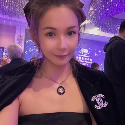 My name is Alina, I'm 32 years old and I'm from Taiwan, I love traveling, shopping, food, fitness. I am a businesswoman and I run 3 multinational online stores.