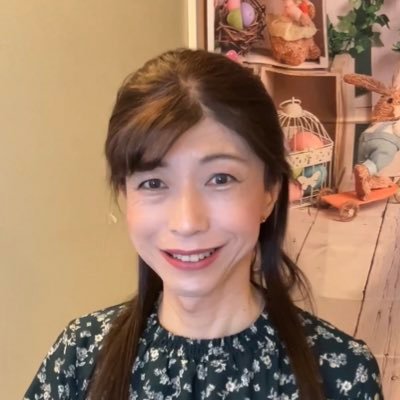 博多美人に憧れながら街歩きを楽しむ還暦超えの男婆ちゃん ♂ です。「美婆女」目指して女子力磨きを楽しんでいます。 控えめ加工のお目汚し多数ですがご容赦ください。
