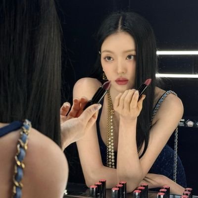 SuperS_Couple's profile picture. FEEL SO HIGH SELFISH 🚀🐻 #백오십구쩜이 #OHMYGIRL #YOOA 
~• Scuba diving 🏄🧗