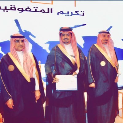 mahdikw100's profile picture. حاصل على درجه البكالوريس إداره عامه                            حاصل على شهادة الماجستير في إدارة الأعمال (موارد بشرية تنفيذي)