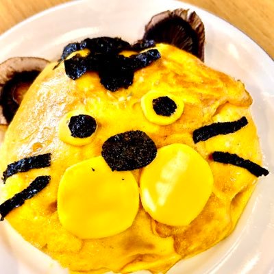Z1dnIv's profile picture. 7年ぶりの日本は誘惑でいっぱいです。特に食べ物が美味しすぎます🤔家具ゼロから少しずつお部屋をアップデート中🫡ゲスナーです🤫#snd