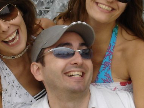 Licenciado en la vida e ingeniería mecánica. Pinguino declarado y seguidor de A. Recio.