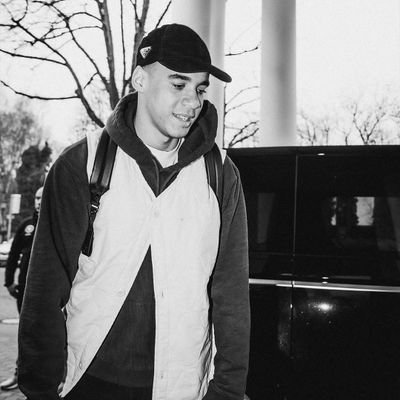 Amikolooo's profile picture. fuck off 🧬