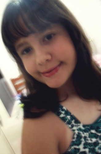 Ana karoline , 11anos signo :peixes,chocolatra ,amiga......3