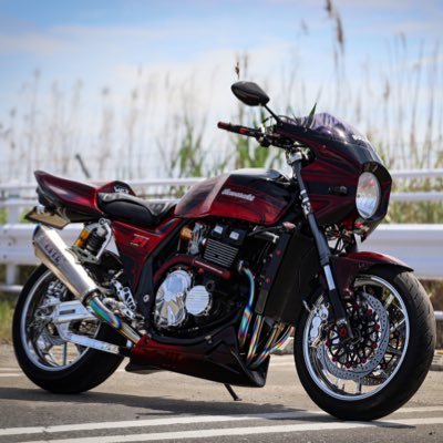 riki_zrx's profile picture. 岡山⛰️自営🔨バイク/車/ジェット/建築板金/板金塗装/屋根/樋/外壁/電気/釣り/キャンプ/DIY