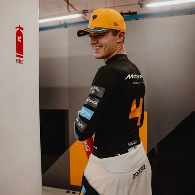 itzlilithh's profile picture. books and F1 is my whole personality 
she/her