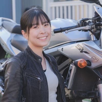 舞台俳優、イベントMC、二輪誌ライター、猫の手貸します、なんでも屋。所有バイクはSV1000SとCBR250R。愛猫はスピカ、ひかり、みおの3にゃんず。攻殻機動隊好き。日本ペットシッター協会認定ペットシッター士。杉並演劇祭2年連続主演作優秀賞。各種お仕事のご相談はメールで▶info@mochizukimiki.com