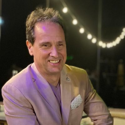 Directeur et rédacteur en chef de @Corse_Matin groupe @cmacgm journaliste.