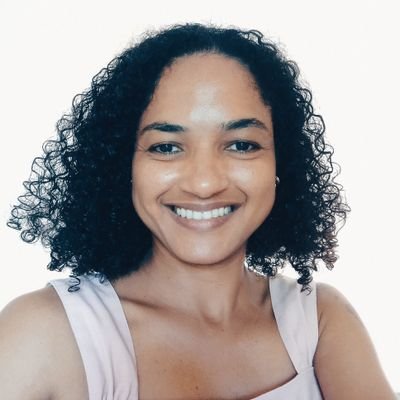 carinasandos's profile picture. ♀.🌵.🔎Bibliotecária.