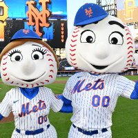 Mr. & Mrs. Met(@MrMet) 's Twitter Profile Photo