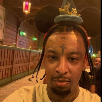 bellasmellax's profile picture. 