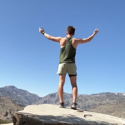 A boy who likes to travel and hike, always making sure to take a picture or two along the way 😉