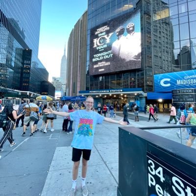 offth3w4l's profile picture. lucy.wood on ig