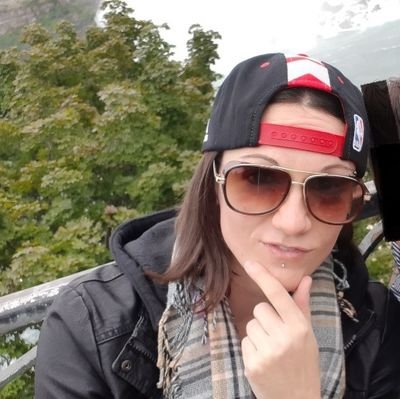 🌈heureuse tant qu'il ya de la joie dans mon coeur ❤🧡💛💚💙💜--☀️♑🌙♋⬆️♋--🏳️🌈 🇨🇦