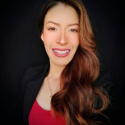Soy Celeste Vásquez Maquilladora profesional de Maracay sígueme en Instagram como @Celys_Mua. Brindamos servicios de Maquillaje y cursos.