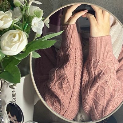 z_xxrha's profile picture. 