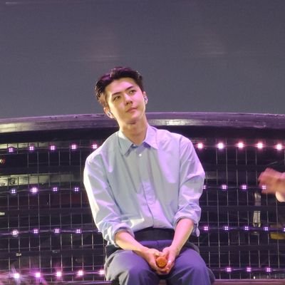 thinkerrbellee's profile picture. 