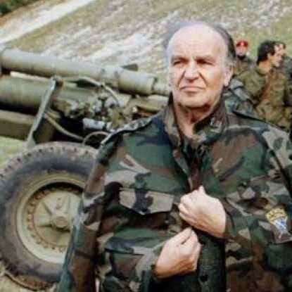 YusufAytar_'s profile picture. Teslimiyet, hayatın çözülemezlik ve manasızlığından vakarlı tek çıkış yoludur.