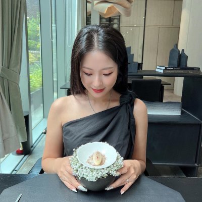 You can call me Serlina, 28 years old, single,hobbies: fitness, movies, music, and I'm online store owners. If you are interested, u can follow me chat with me.