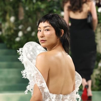 ✨️ your daily source for all things greta lee ✨️