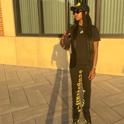kimba1x's profile picture. famu• relax it’s all a dream