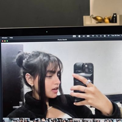 Manya__k's profile picture. girlrotting