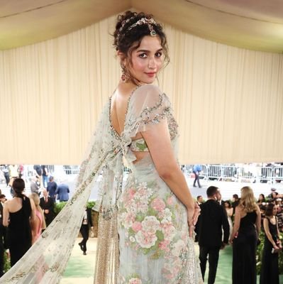 Welcome To 👉 Alia Bhatt Fanpage 👈 Die Heart Fan Of @aliaa08 💕
(Gyus you can follow me on Instagram also 👉 mylife_aliabhatt 👈)