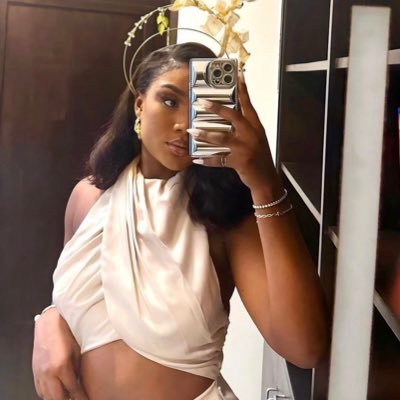 lynn_bloom_'s profile picture. 