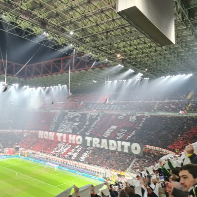 Jokerit851's profile picture. Milanista fino al midollo ❤️🖤