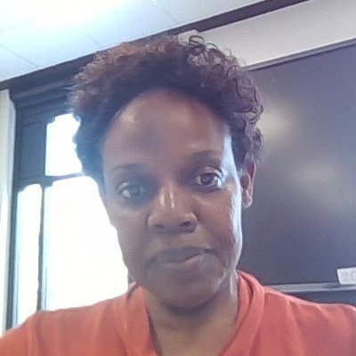 Educator with a keen interest in Learning experience design. Passionate about advancing education in African contexts. Love clothes and dancing!