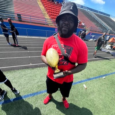 Defensive Coordinator at Oak Ridge High School (Orlando) Christ is always First! HC SOP 18u 7v7  strength and conditioning