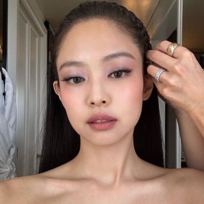 byejens's profile picture. jennie leave blackpink