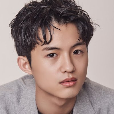 iyunseung111425's profile picture. 
