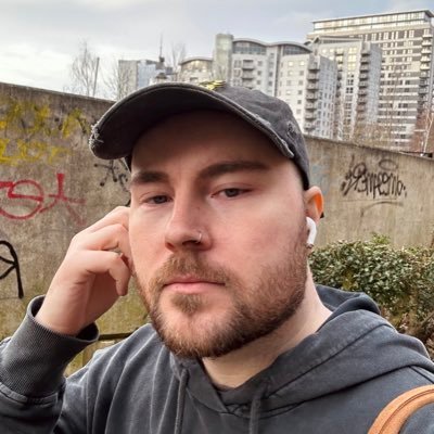 queer, communist ☭, migrant. number 1 rich people hater and silly little twitch streamer