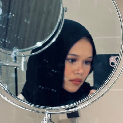 AzhlenS's profile picture. singgah sini bila dah bosan dgn socmed lain.