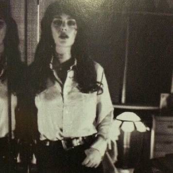 2i871's profile picture. Everything is tired