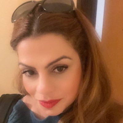 به جهان من اگر یکقدمی پا بنهی ،. عاشق و شیفته بازگردی ودل جا بنهی