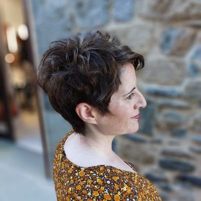 Comprometida con lo que suma y construye