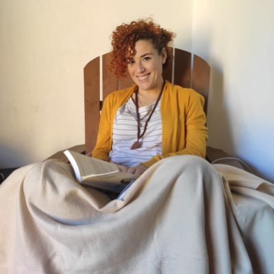 Psicóloga Clínica. Orientadora pedagógica. Aprendiendo a ser profe #ABP. Suelo disimular bien, por eso me tienen por buena profesional en @ce_politecnics